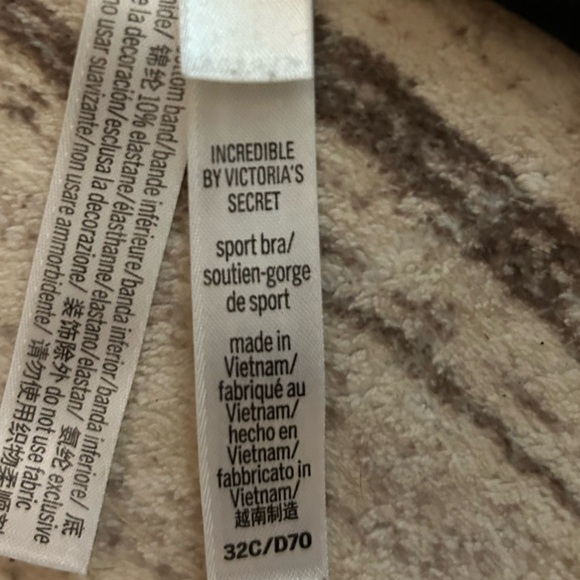 Victoria’s Secret sports bra size 32C, great condition! - Picture 3 of 3